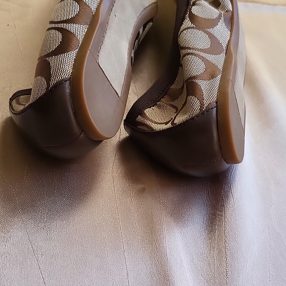 Coach Chelsea NWOB ladies ballet flats.Size 9.5B - Picture 9 of 12